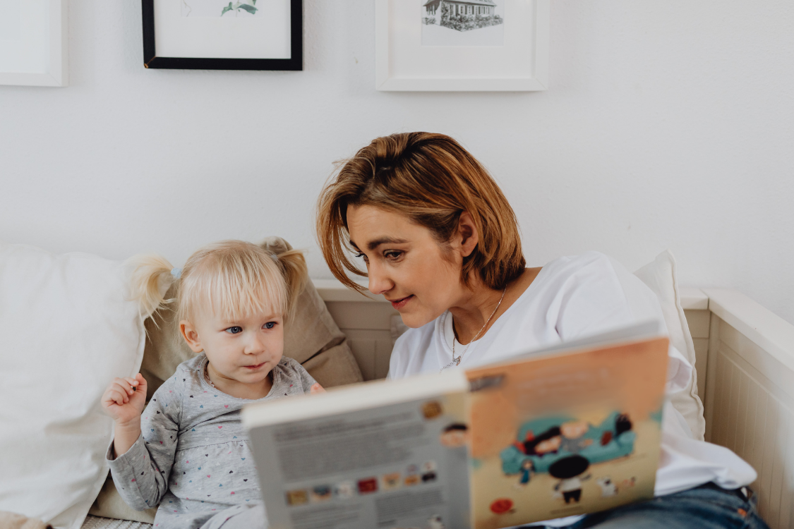 Learn how to choose books that support specific phonics skills for emergent readers. Match rhythm, rhyme, and repetition to your child's developing literacy needs with these expert tips.